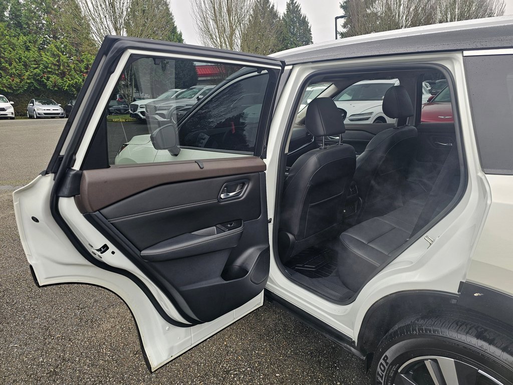 Used 2022 Nissan Rogue SL w/ SL Premium Package image 21