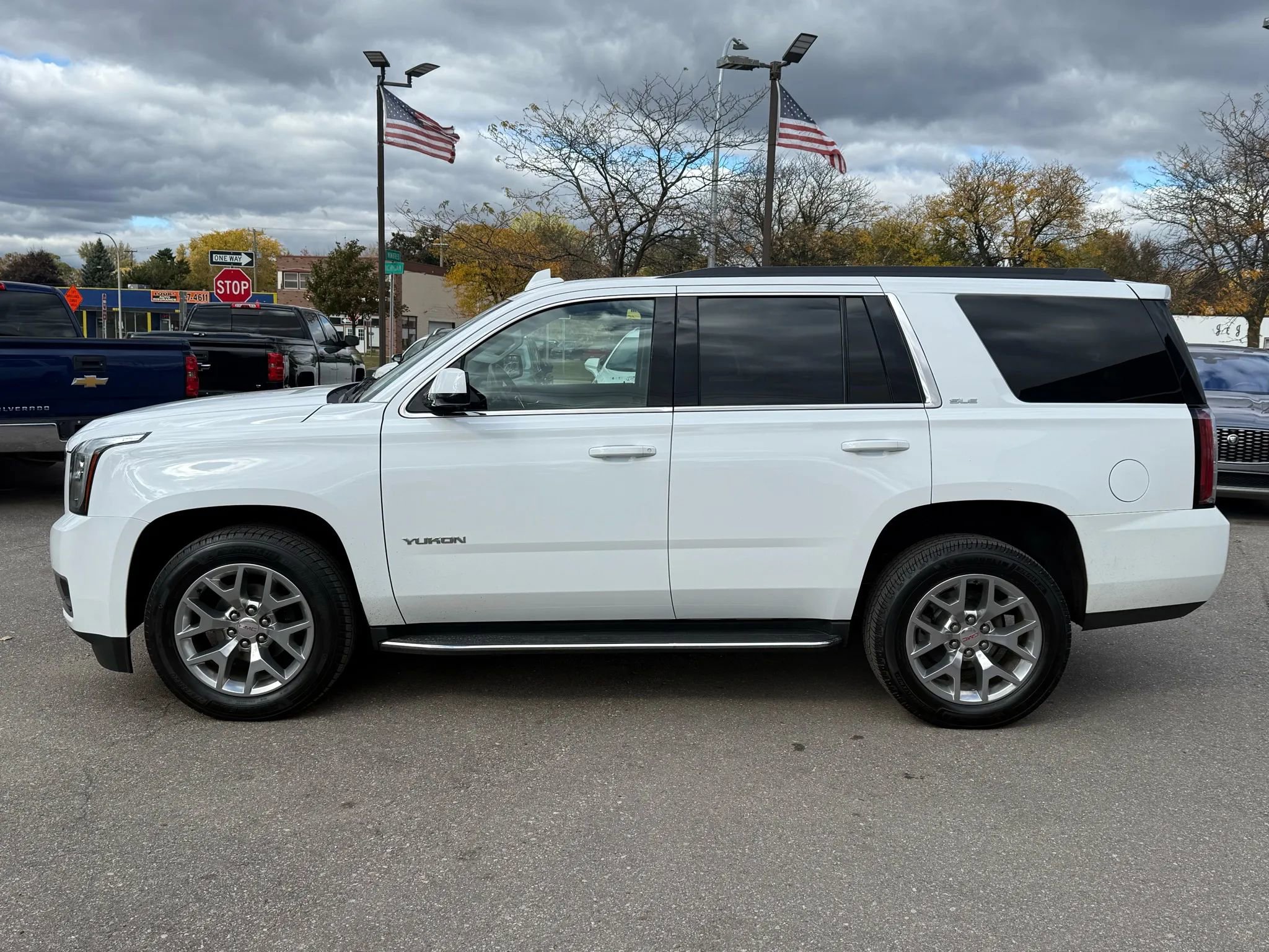 Used 2019 GMC Yukon SLE w/ SLE Value Package image 8