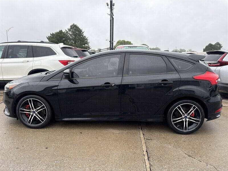 Used 2016 Ford Focus ST w/ Equipment Group 401A FWD image 3