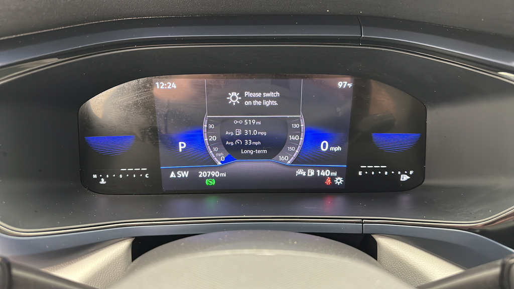 Used 2023 Volkswagen Taos SE w/ Panoramic Sunroof Package FWD image 17