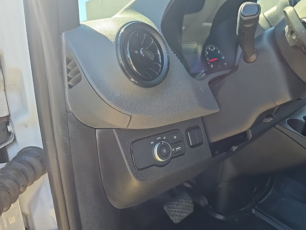 Used 2021 Mercedes-Benz Sprinter 1500 image 22