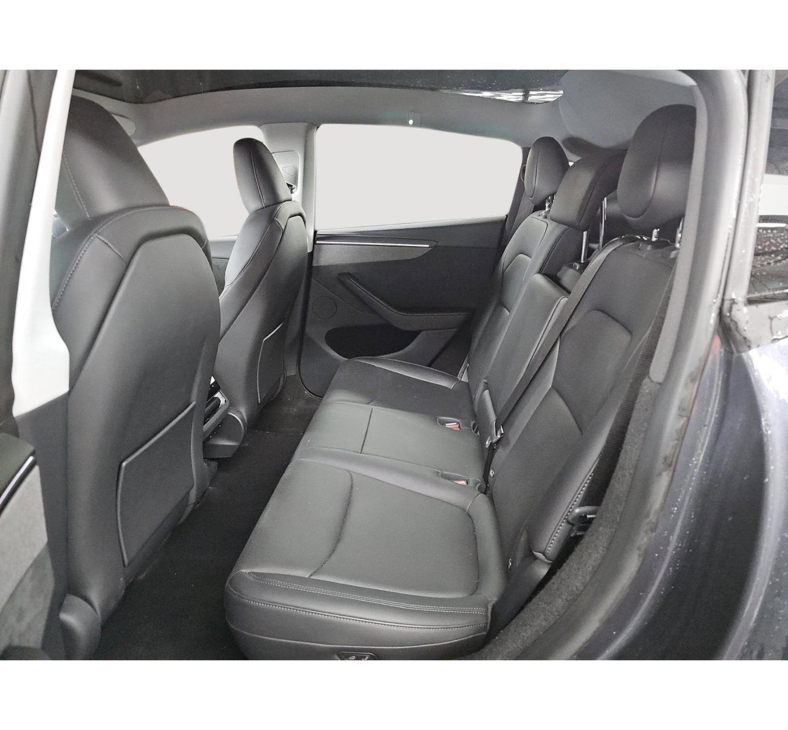 Used 2026 Tesla Model Y Long Range image 4