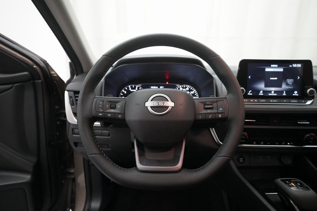 Certified 2025 Nissan Rogue SV image 4