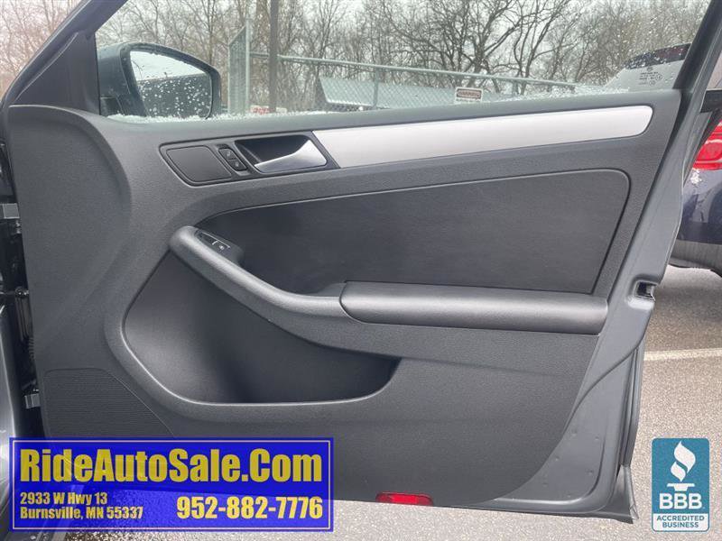 Used 2013 Volkswagen Jetta SE image 12