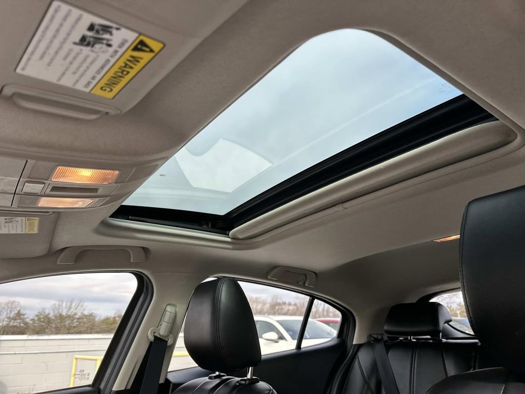 Used 2017 MAZDA MAZDA3 Touring image 27