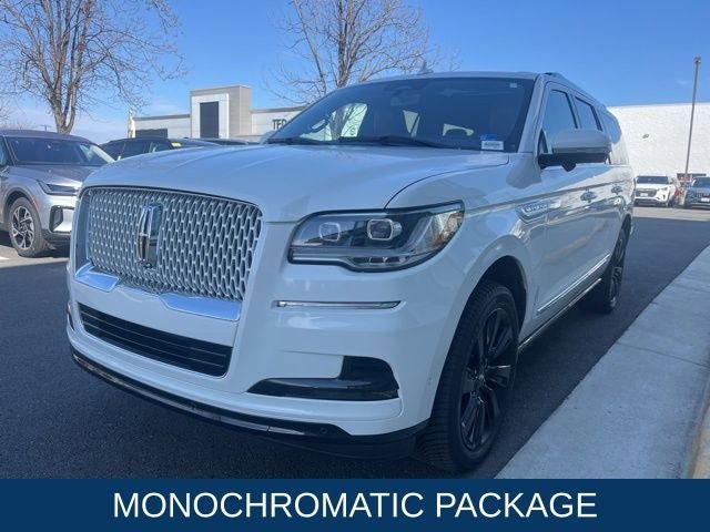 Certified 2024 Lincoln Navigator L Reserve AWD/4WD image 3