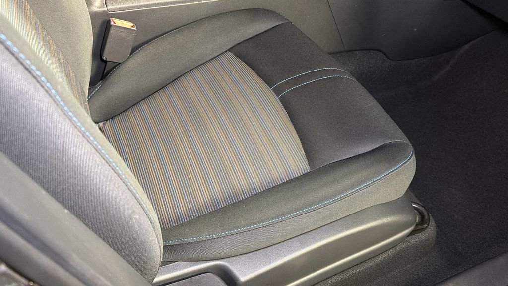 Used 2018 Nissan Leaf SV w/ SV Technology Package image 11