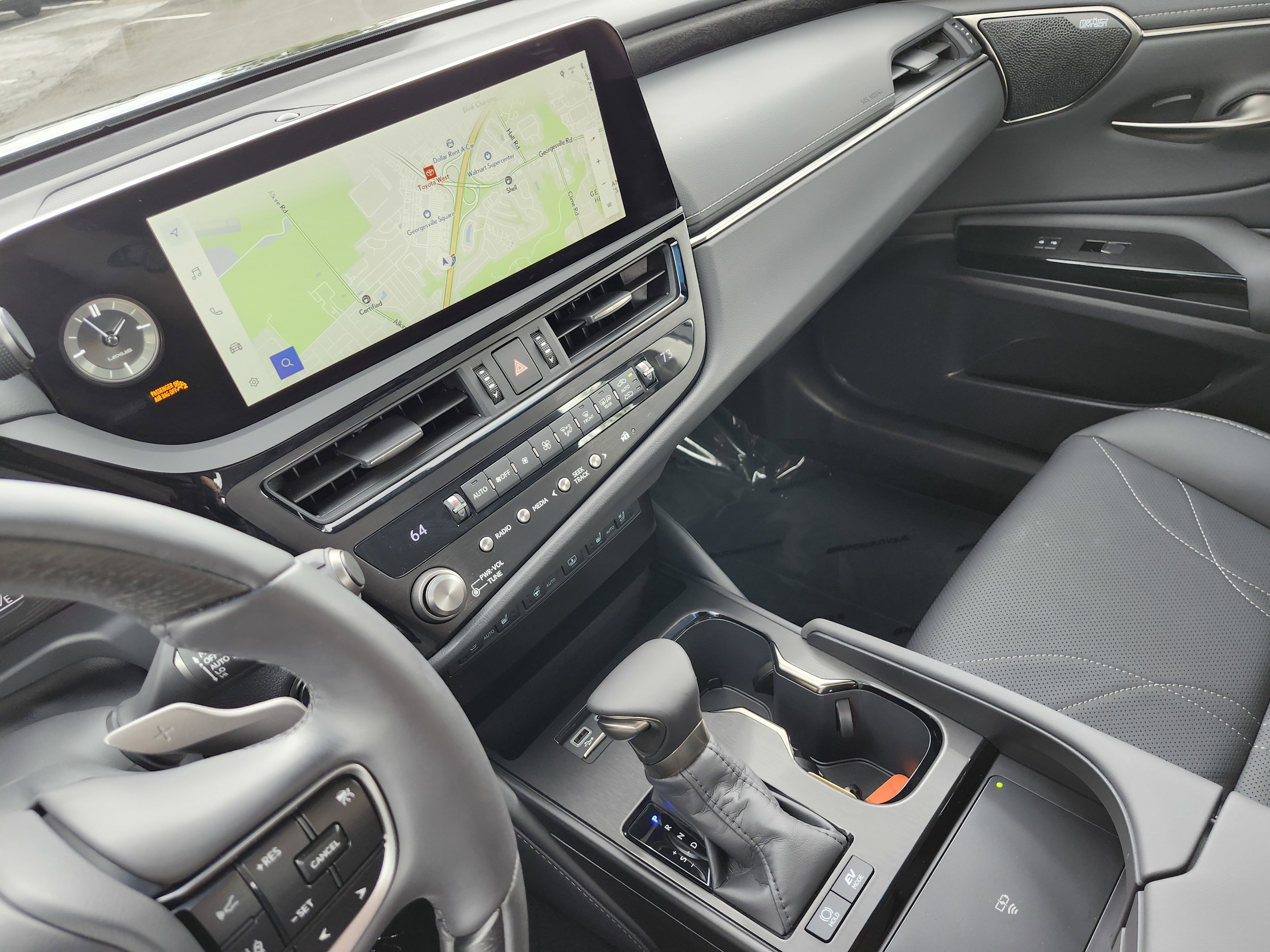 Used 2025 Lexus ES 300h Ultra Luxury w/ Accessory Package (Z2) image 34