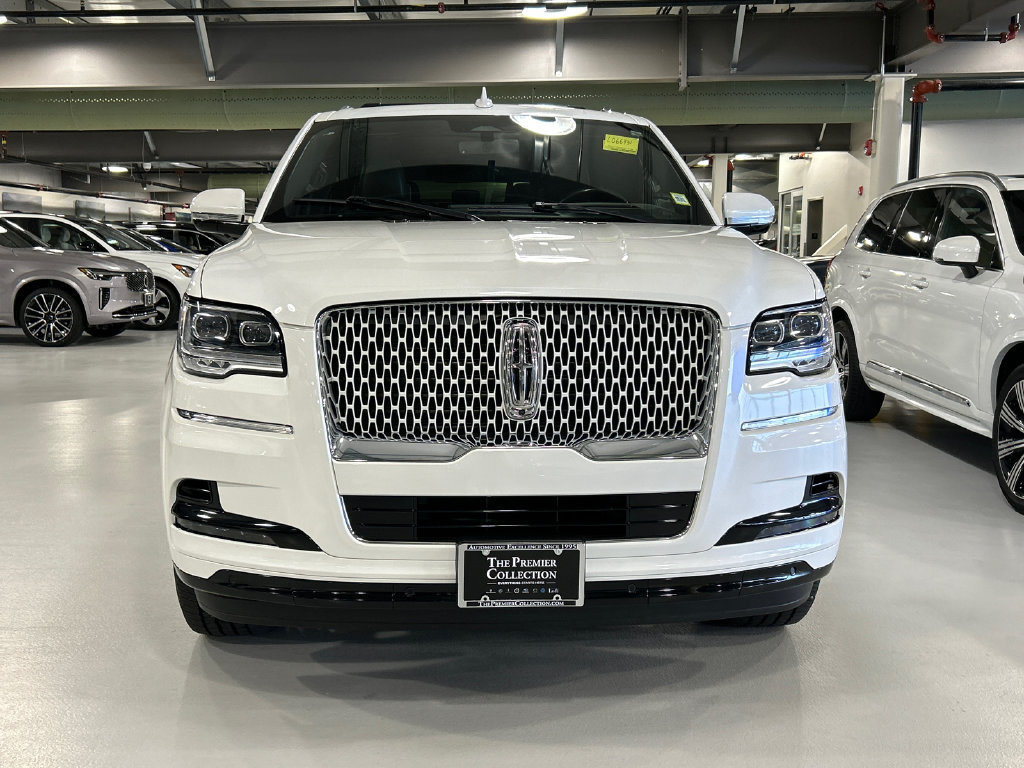 Used 2023 Lincoln Navigator L Reserve AWD/4WD image 6