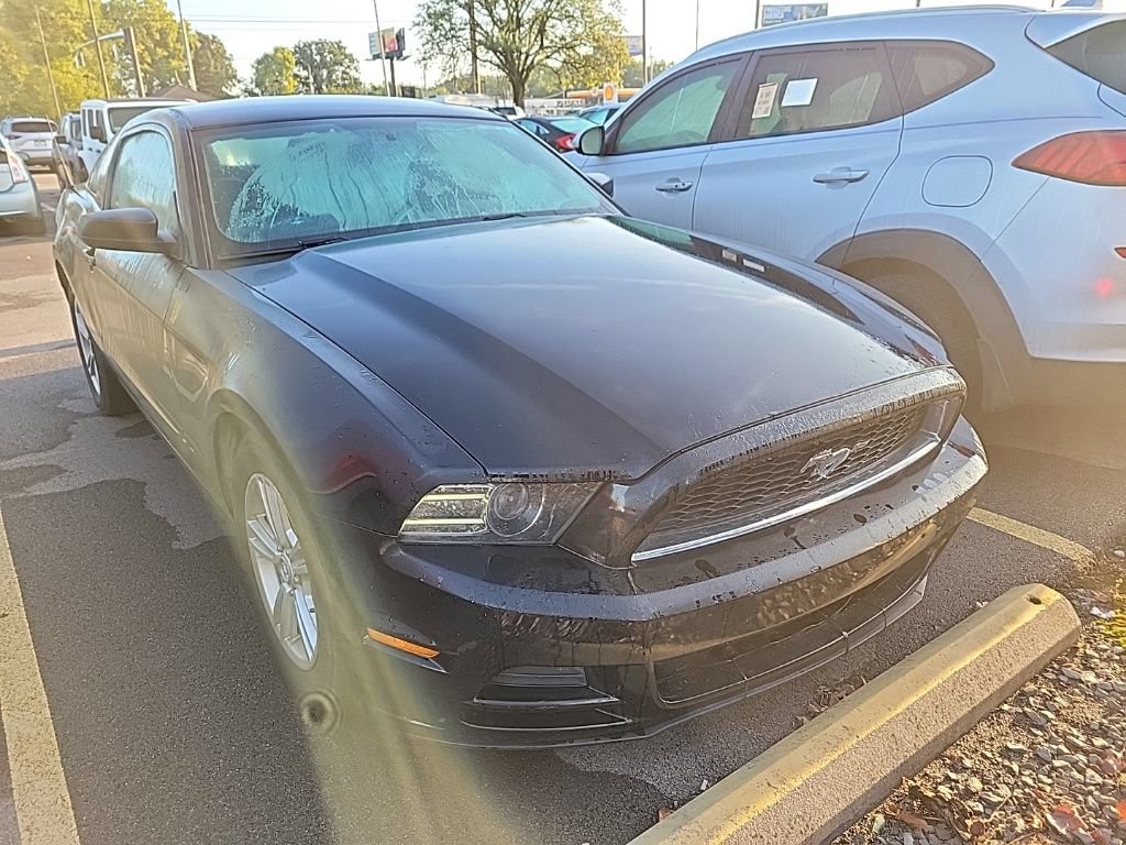 Used 2014 Ford Mustang Coupe RWD image 3