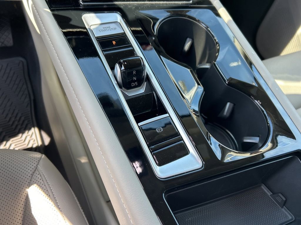 Used 2025 Volkswagen Atlas SE image 10