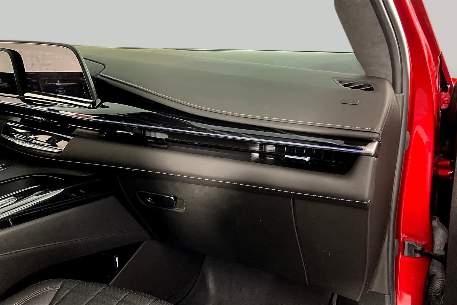 Used 2023 Cadillac Escalade V w/ LPO, ONYX Package AWD/4WD image 18