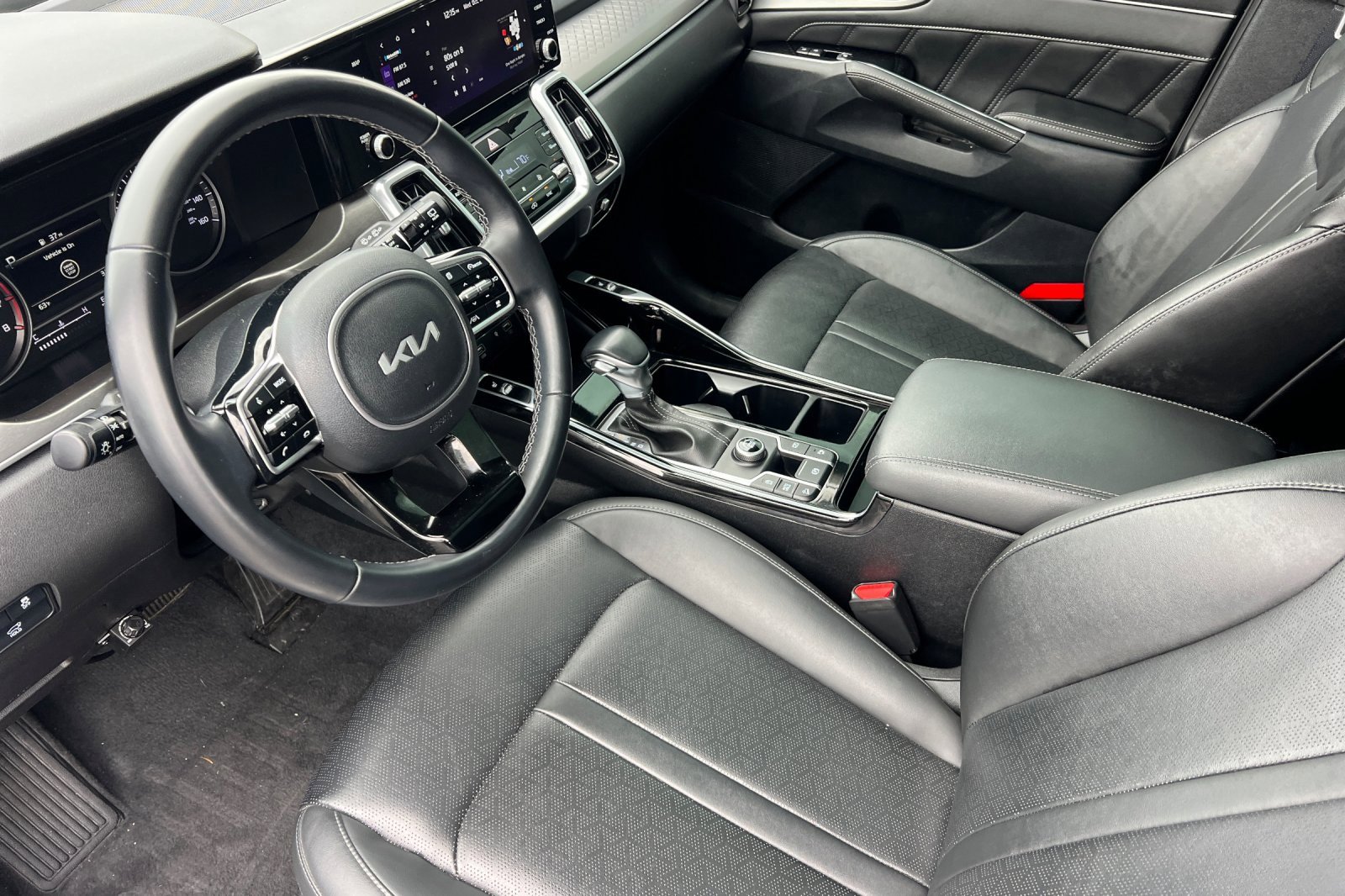 Certified 2022 Kia Sorento SX image 11