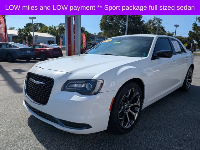 Used 2018 Chrysler 300 Touring w/ Sport Appearance Package RWD image 8