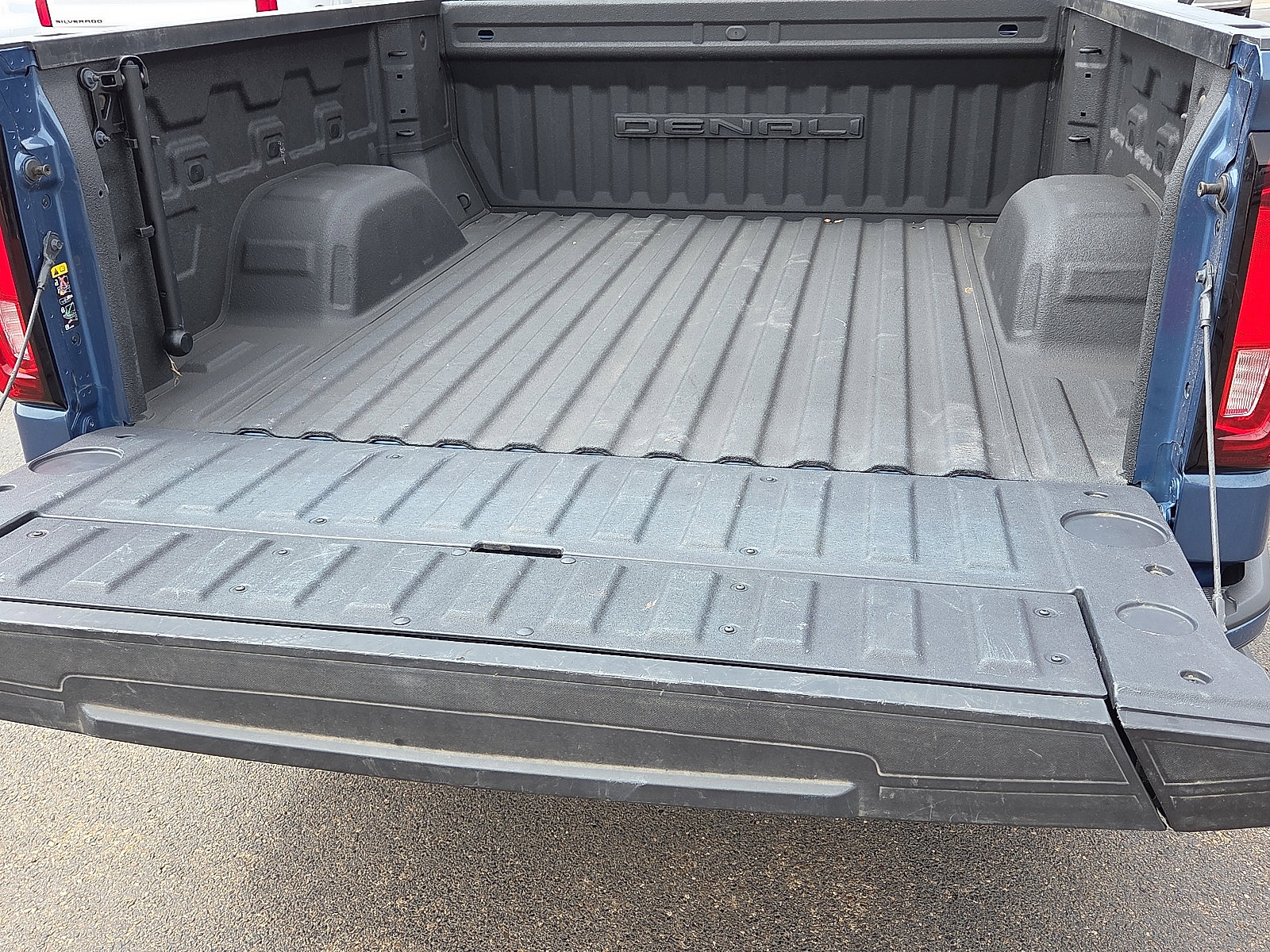 Used 2024 GMC Sierra 1500 Denali w/ Denali Reserve Package image 9