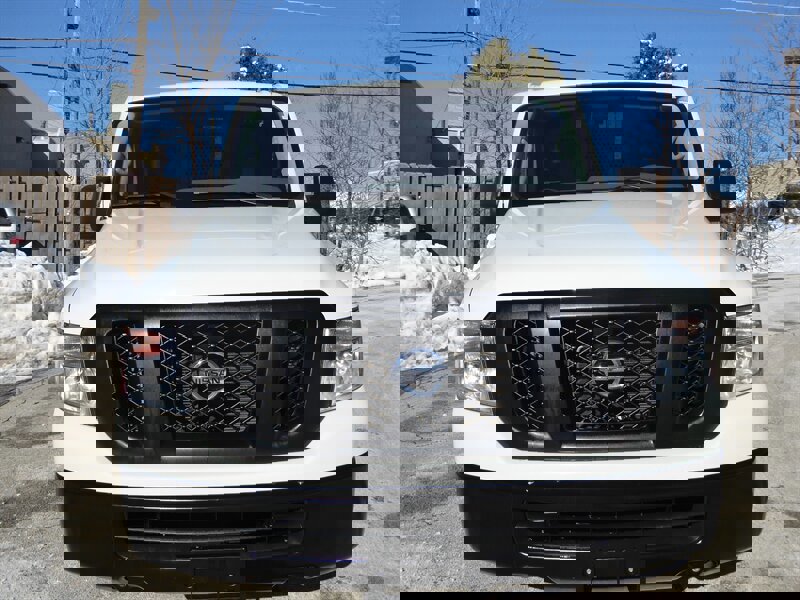 Used 2021 Nissan NV 2500 SV image 2