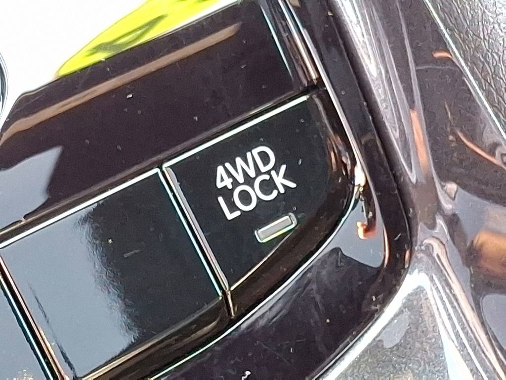 Used 2024 Jeep Compass Latitude w/ Sun and Sound Group image 26