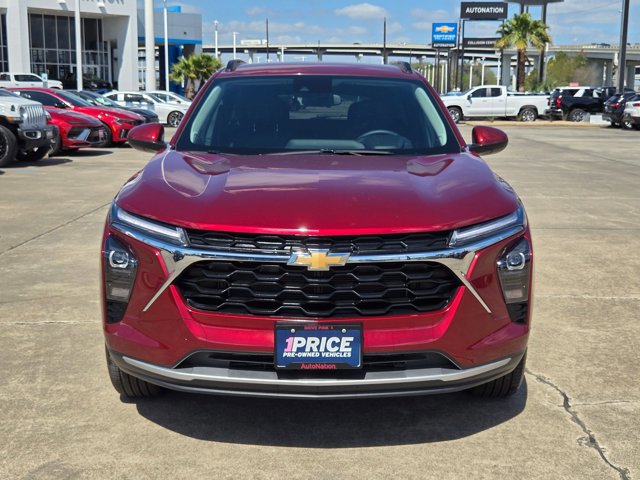 Used 2025 Chevrolet Trax LT w/ Driver Confidence Package image 2