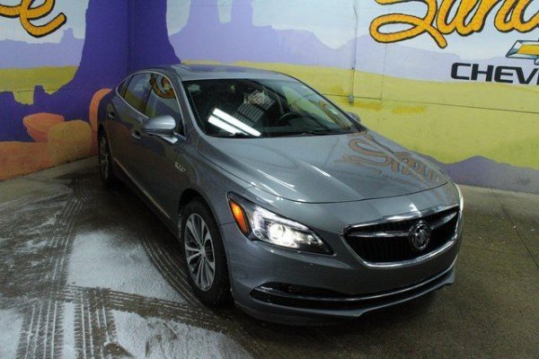 Used 2019 Buick LaCrosse Premium image 3