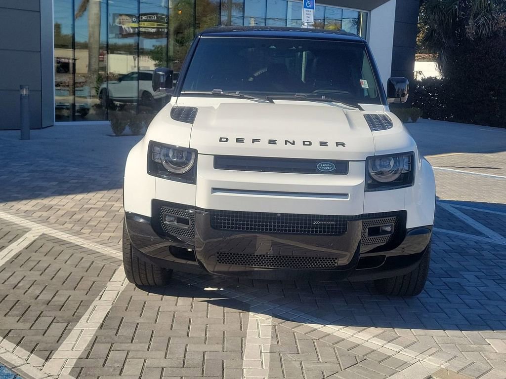 Used 2023 Land Rover Defender 110 X-Dynamic SE image 8