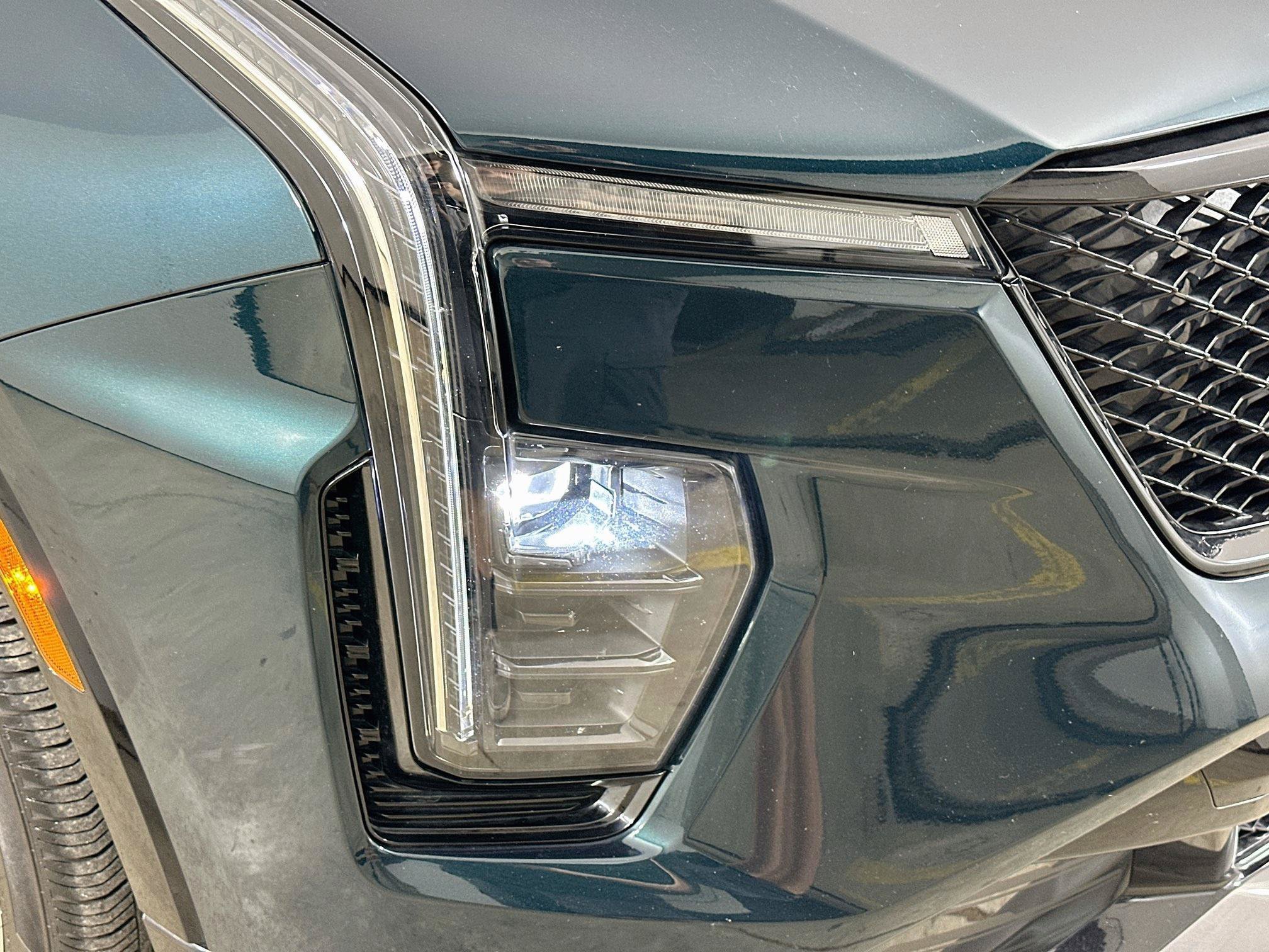 Used 2025 Cadillac XT4 Sport AWD/4WD image 39