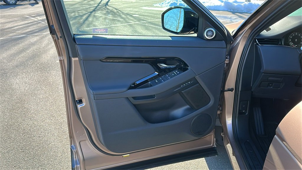 Certified 2024 Land Rover Range Rover Evoque S image 8