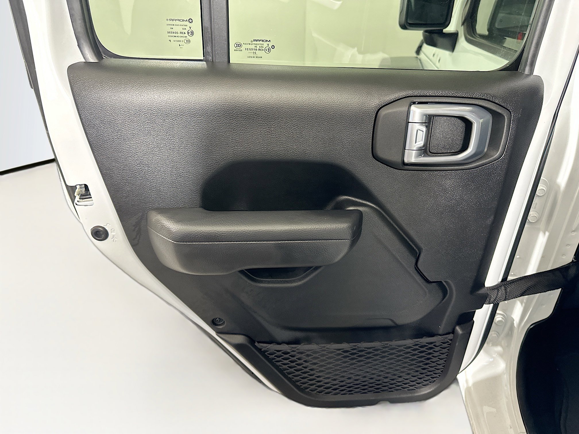 Used 2025 Jeep Wrangler Sport S image 24