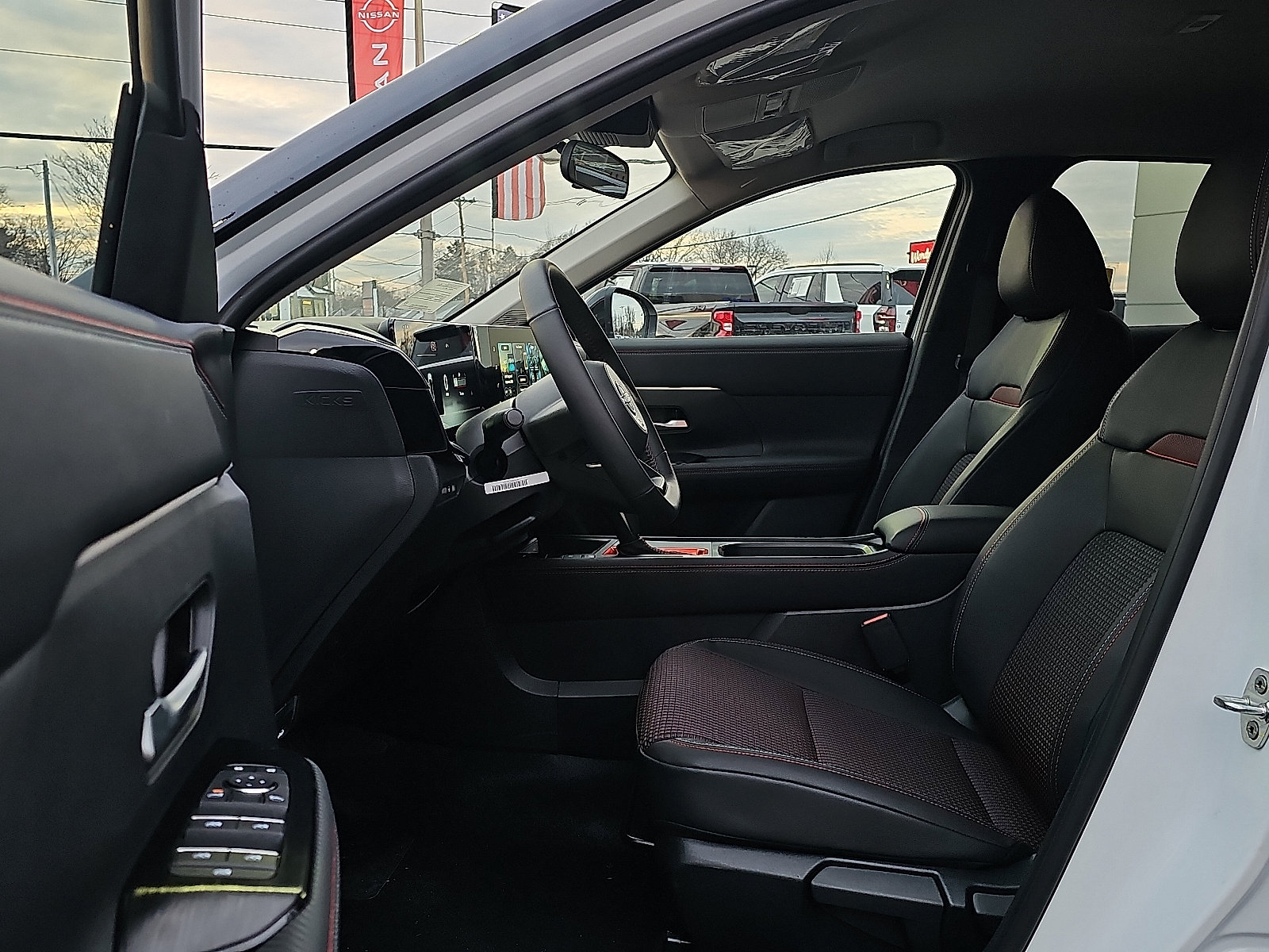 New 2026 Nissan Kicks SR w/ Cold Weather Package AWD/4WD image 10
