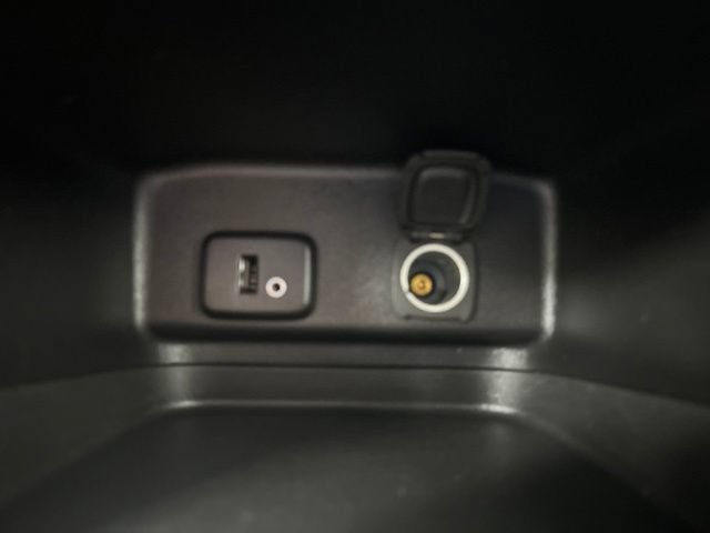 Used 2018 Chevrolet Equinox LT FWD image 18