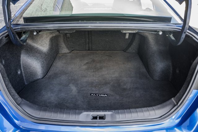Used 2025 Nissan Altima 2.5 SV image 11
