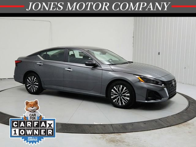 Used 2025 Nissan Altima 2.5 SV image 1