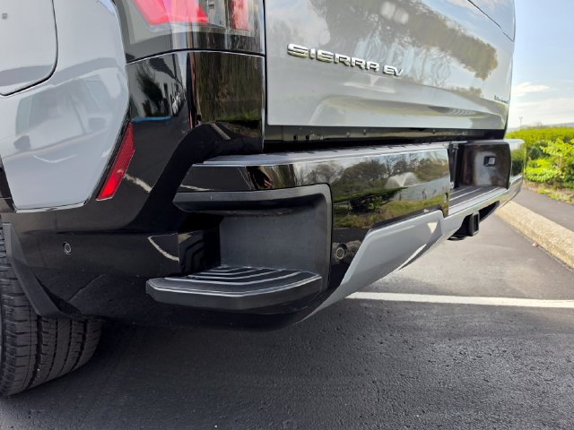 Used 2024 GMC Sierra EV Denali AWD/4WD image 22