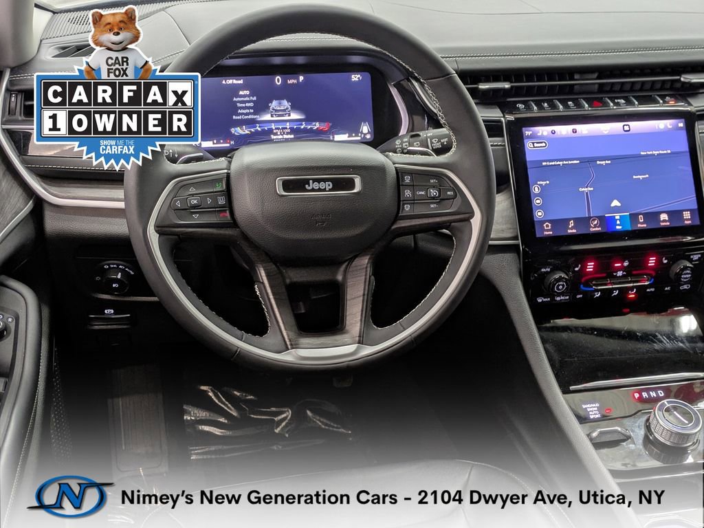 Used 2023 Jeep Grand Cherokee Limited w/ Black Appearance Package AWD/4WD image 5