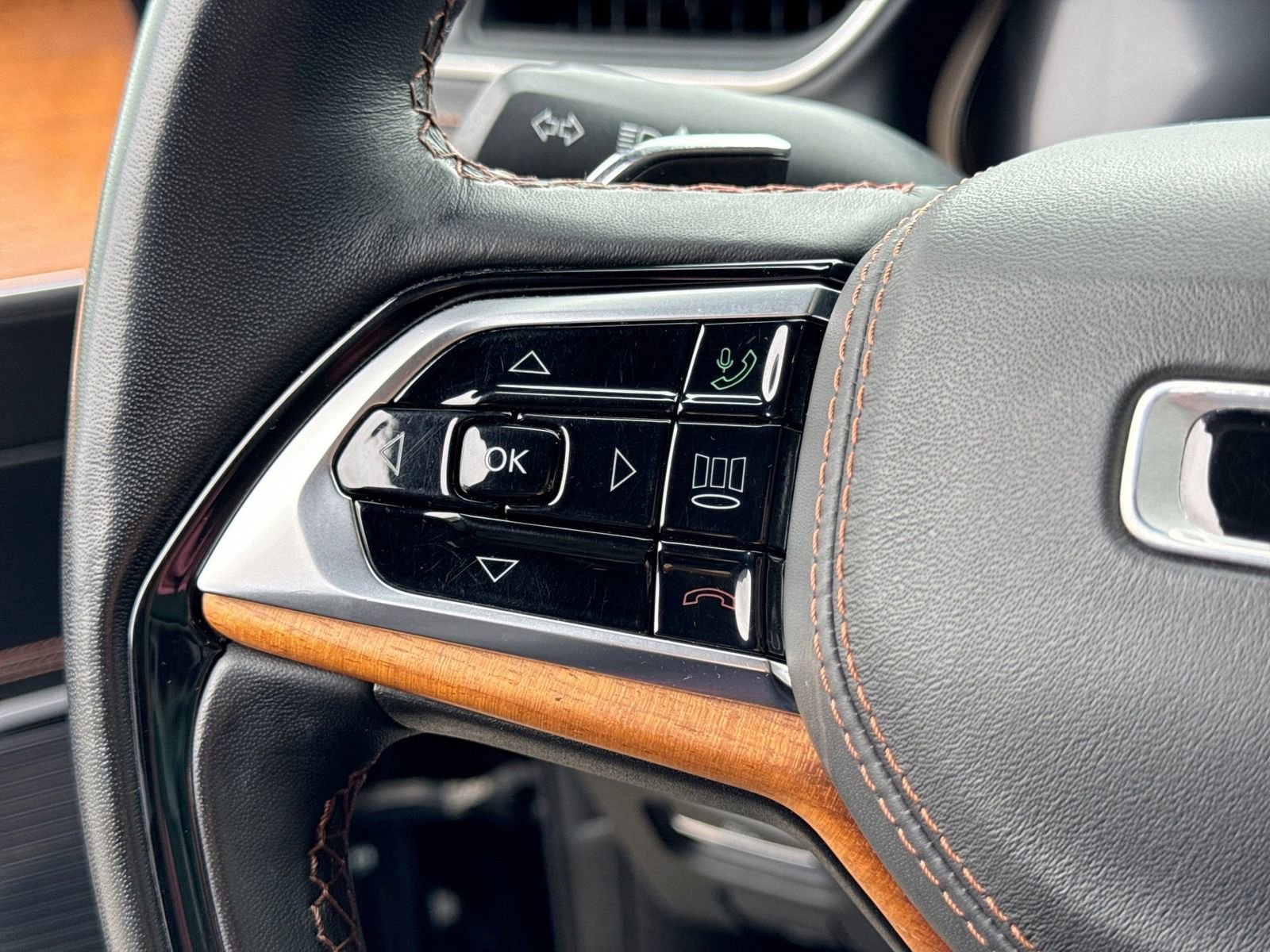 Used 2021 Jeep Grand Cherokee L Summit AWD/4WD image 28