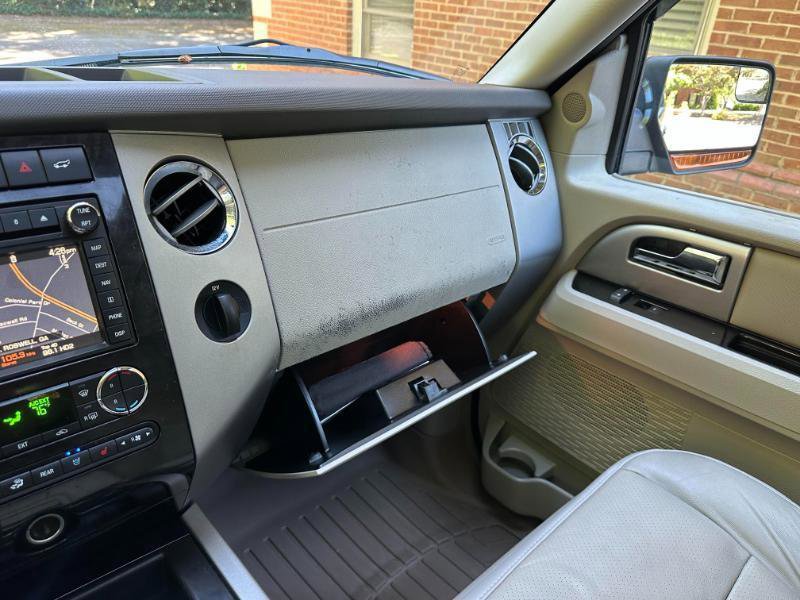 Used 2012 Ford Expedition Limited RWD image 38