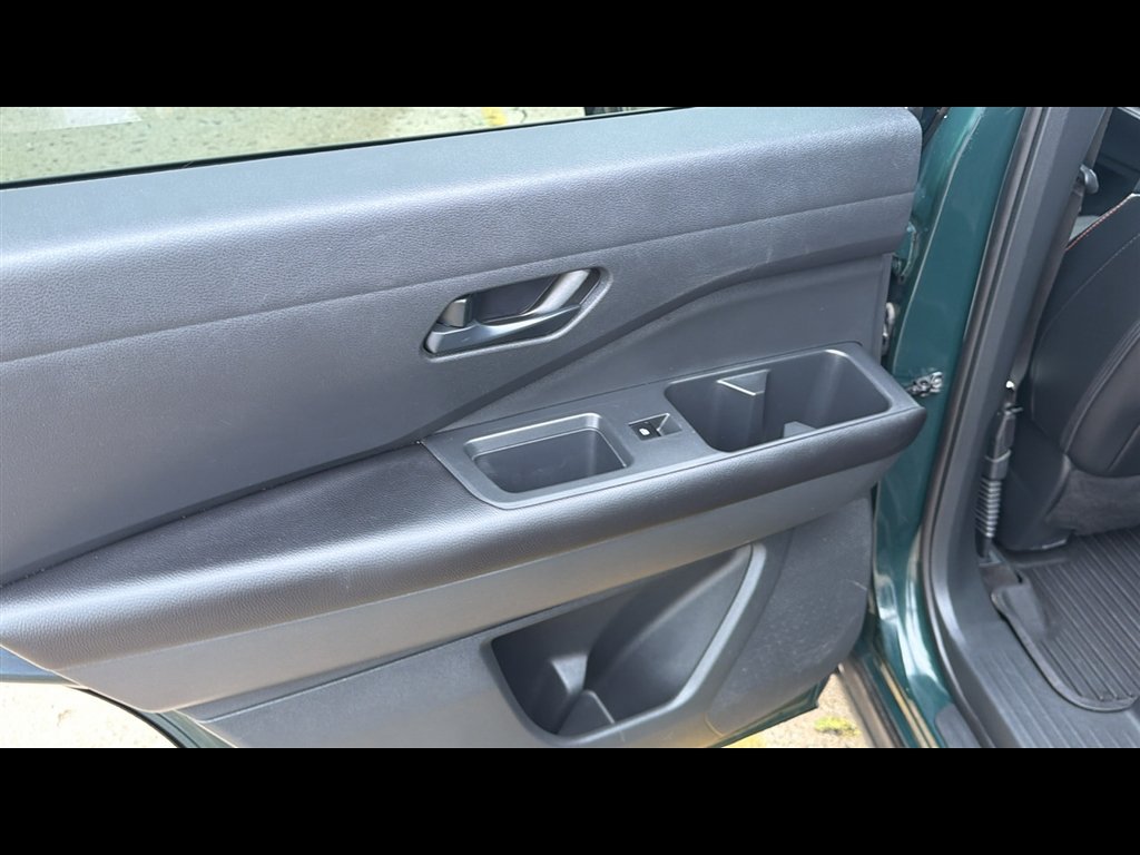 Used 2023 Nissan Pathfinder SV AWD/4WD image 21