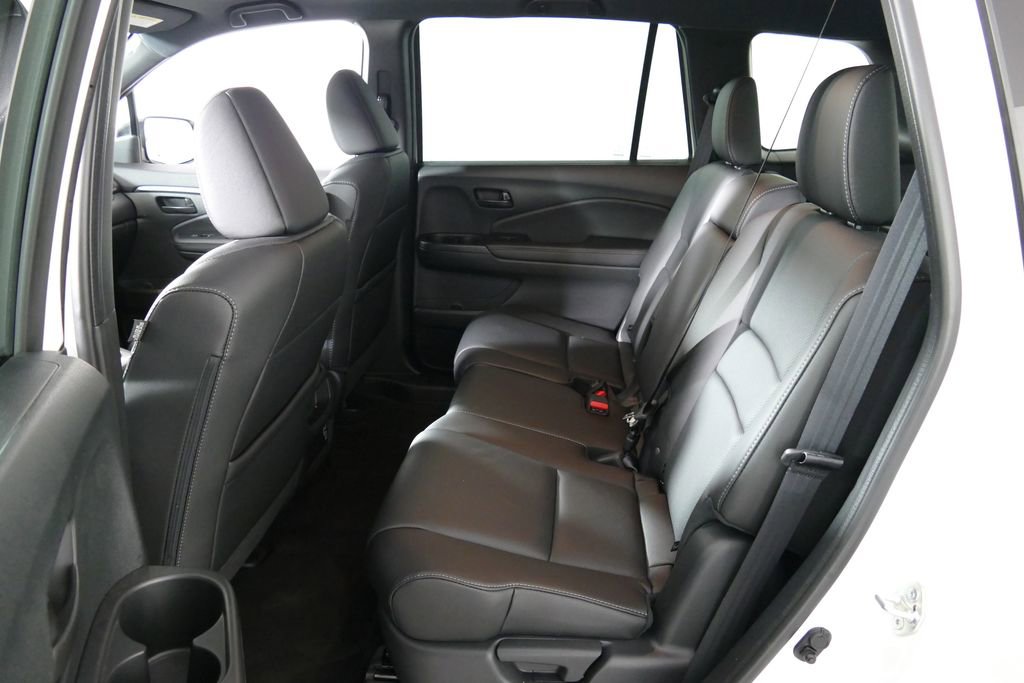 Used 2023 Honda Passport EX-L image 3