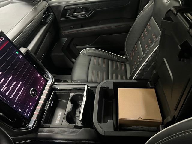 Used 2025 GMC Yukon AT4 Ultimate w/ LPO, Floor Liner Package image 39