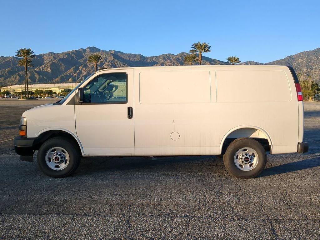 New 2025 GMC Savana 2500 w/ Driver Convenience Package RWD image 2