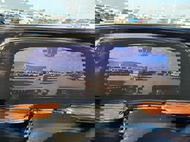 Certified 2023 Cadillac Escalade ESV Premium Luxury AWD/4WD image 11