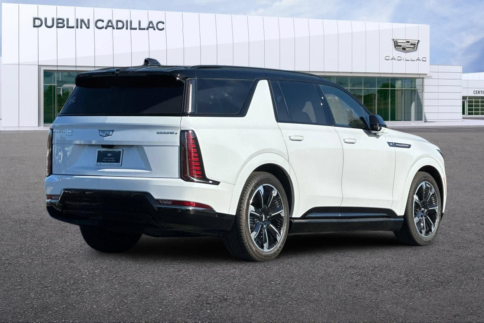 Certified 2026 Cadillac Escalade IQL Sport 2 AWD/4WD image 4