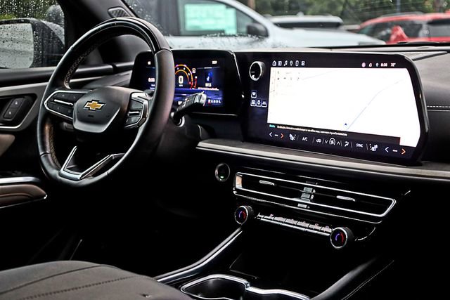 Used 2024 Chevrolet Traverse LT w/ Enhanced Driving Package image 38