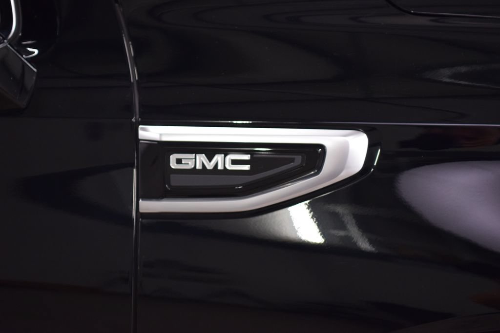 Used 2024 GMC Yukon XL Denali AWD/4WD image 16