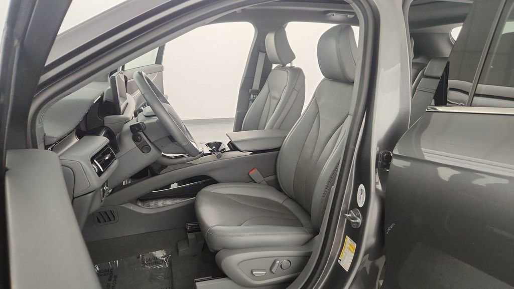 Used 2022 Lincoln Nautilus Reserve image 13