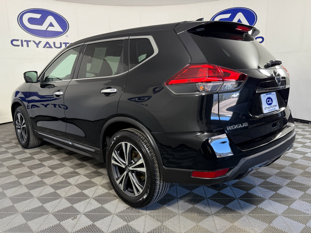 Used 2017 Nissan Rogue SL w/ SL Premium Package FWD image 9