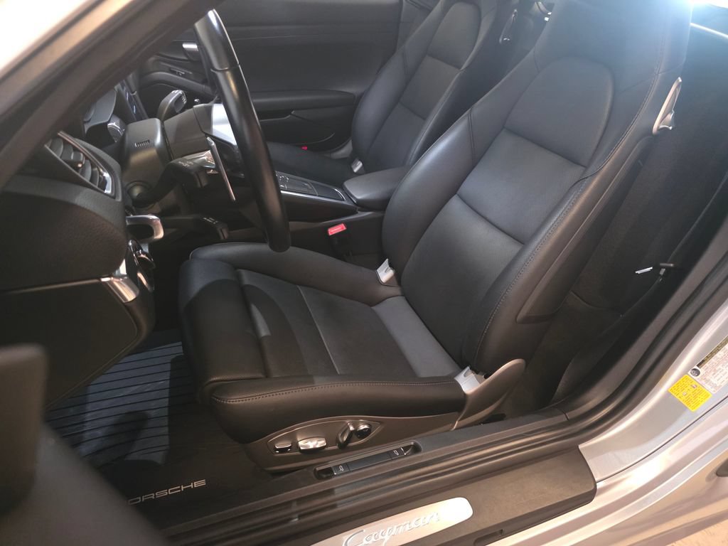 Certified 2022 Porsche 718 Cayman RWD image 4