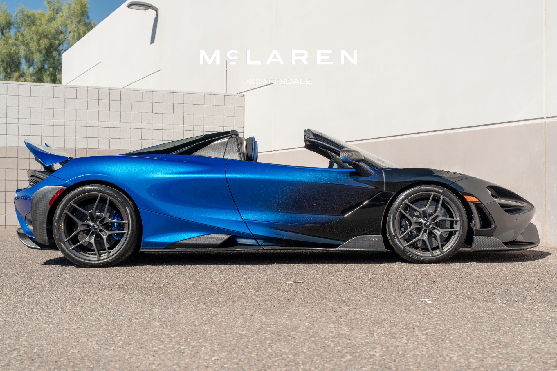 Used 2022 McLaren 765LT RWD image 9