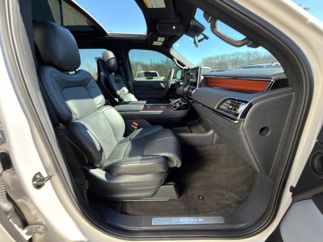 Used 2024 Lincoln Navigator Reserve AWD/4WD image 10