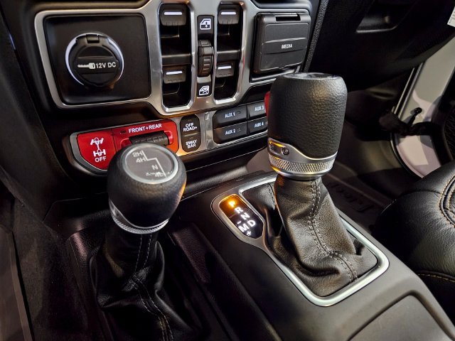 New 2025 Jeep Wrangler Unlimited Rubicon AWD/4WD image 23