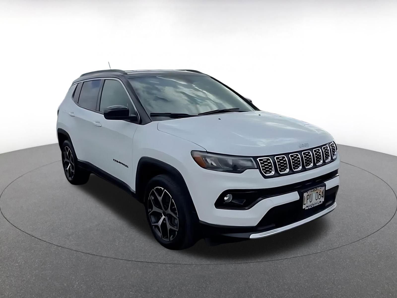 Used 2025 Jeep Compass Limited image 3